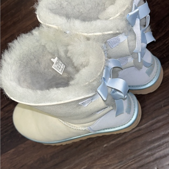 Ugg Boot - Picture 3 of 3